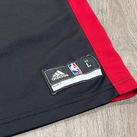 Adidas Miami Heat Dwyane Wade Number 3 Size Large Jump Man Jersey Black - Picture 2 of 9